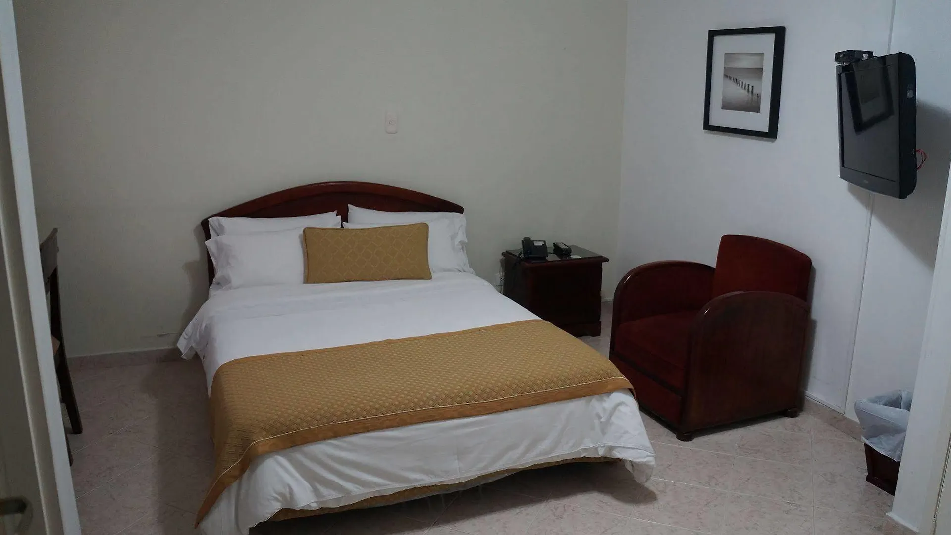 Hotel Lukas Μεντεγίν